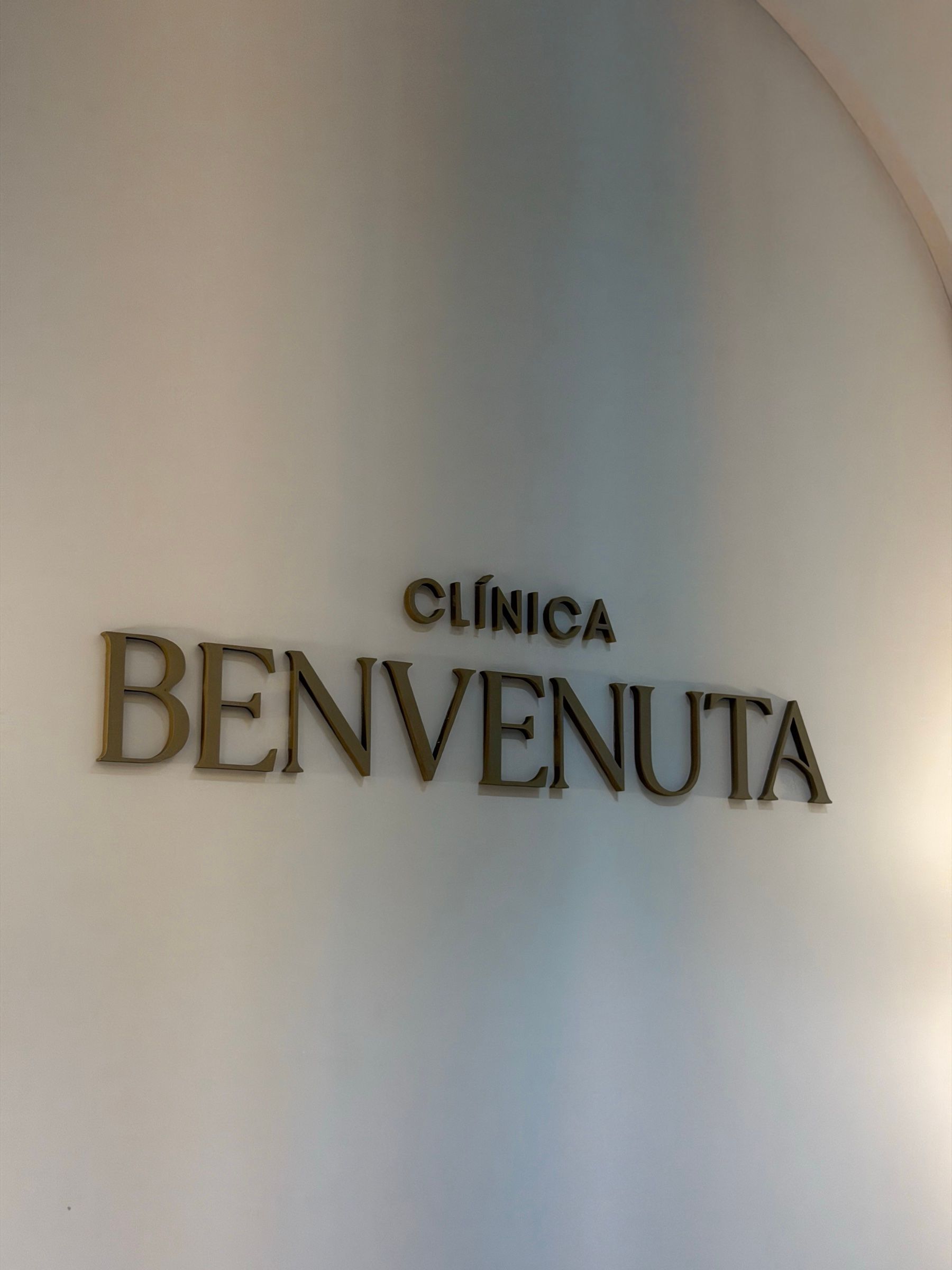 Letreiro da Clínica Benvenuta